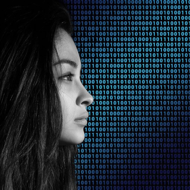 Młodzież w sieci – jak reagować na zagrożenia i wspierać dzieci w trudnych chwilach?