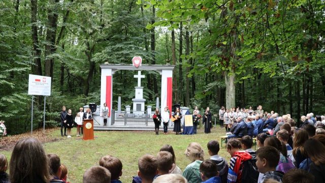 Orzesze upamiętniło 86. rocznicę rozstrzelania mieszkańców na Pasternioku