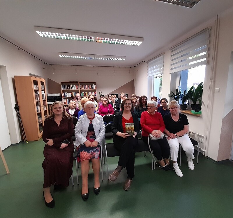 Agnieszka Krawczyk w Orzeszu – spotkanie z pisarką w ramach Tygodnia Bibliotek
