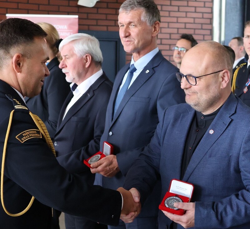 Dzień Strażaka w Mikołowie – burmistrz Orzesza uhonorowany medalem KSRG