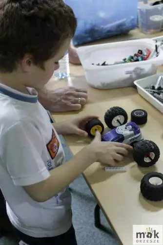 Laboratorium kreatywno&#347;ci i robotyka dla dzieci