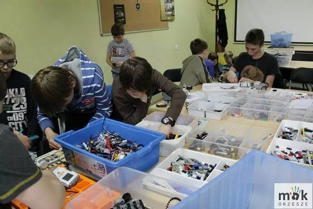 Laboratorium kreatywno&#347;ci i robotyka dla dzieci