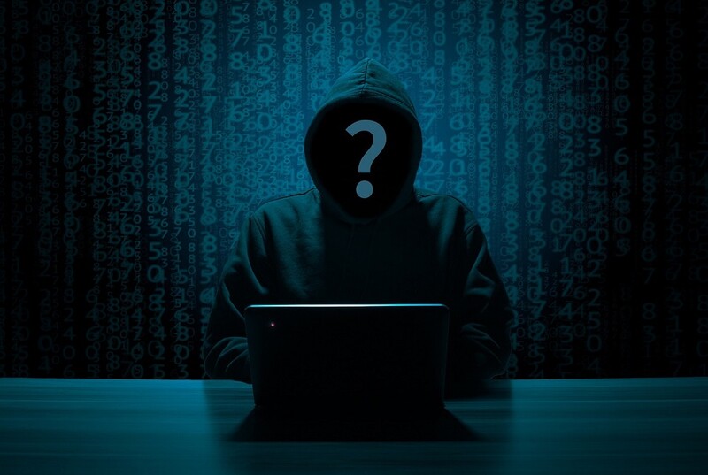 Majówka w sieci – jak unikać oszustw online podczas długiego weekendu?