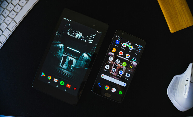 Mały smartfon czy model z większym ekranem?