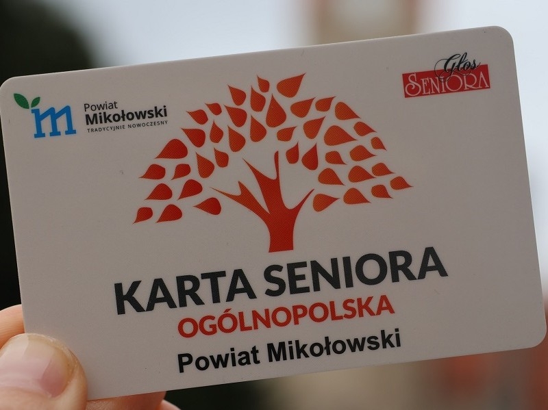 Seniorze, skorzystaj ze zniżek! Sprawdź, gdzie wyrobić kartę