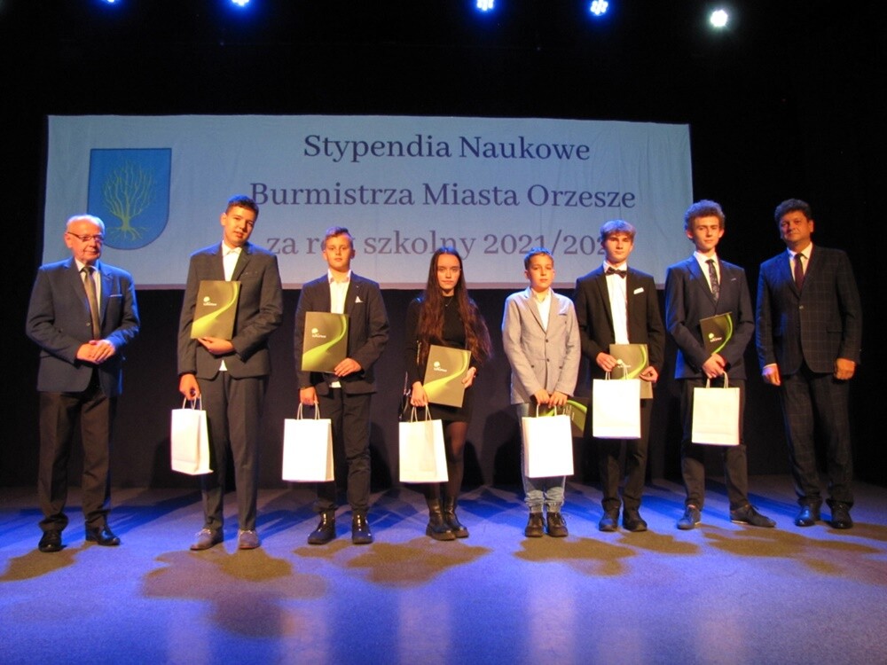 Stypendium Burmistrza Miasta Orzesze. Nagrodzono 82 orzeskich uczniów! / fot. UM Orzesze