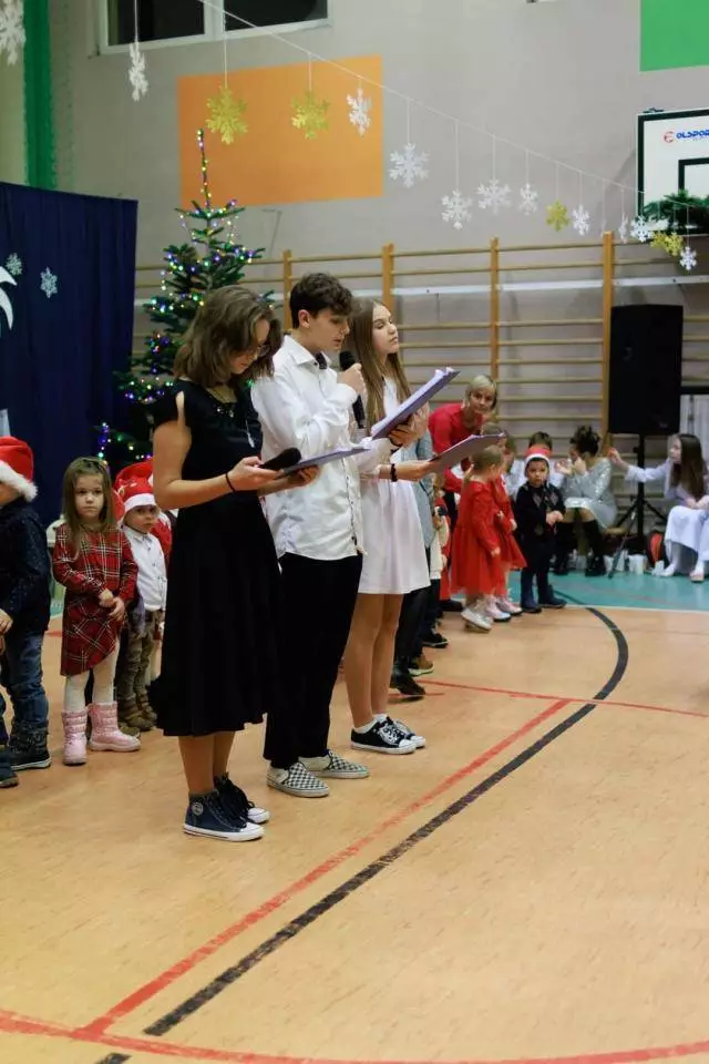 Za nami koncert Świąteczny w Szkole Podstawowej nr 8 w Mościskach [ZDJĘCIA] / fot. UM Orzesze