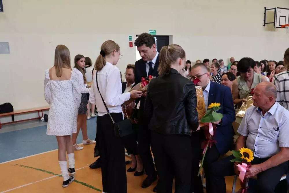 Zakończenie roku szkolnego w SP nr 5. W wydarzeniu wziął udział Burmistrz Orzesza / fot. UM Orzesze